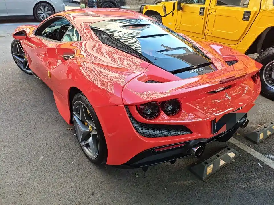 Ferrari F8 — миниатюра 8