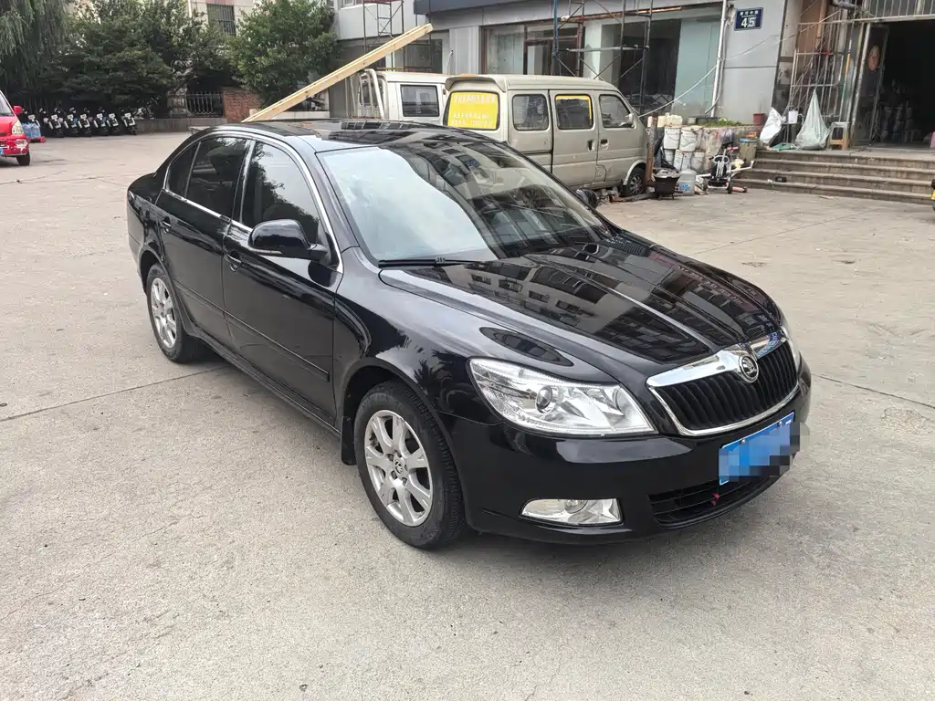 Skoda Octavia 2015 1.6L AT