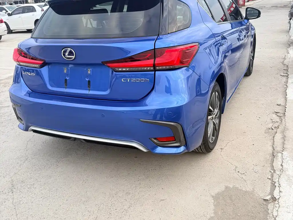 Lexus CT — миниатюра 6