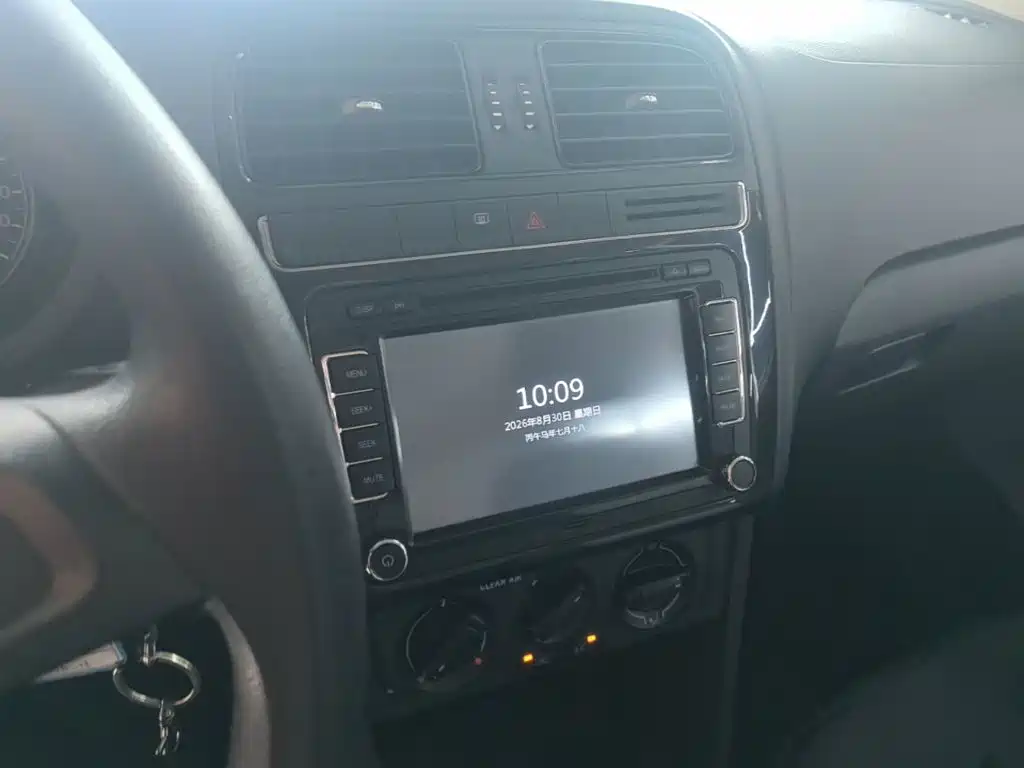 Volkswagen Polo — миниатюра 13