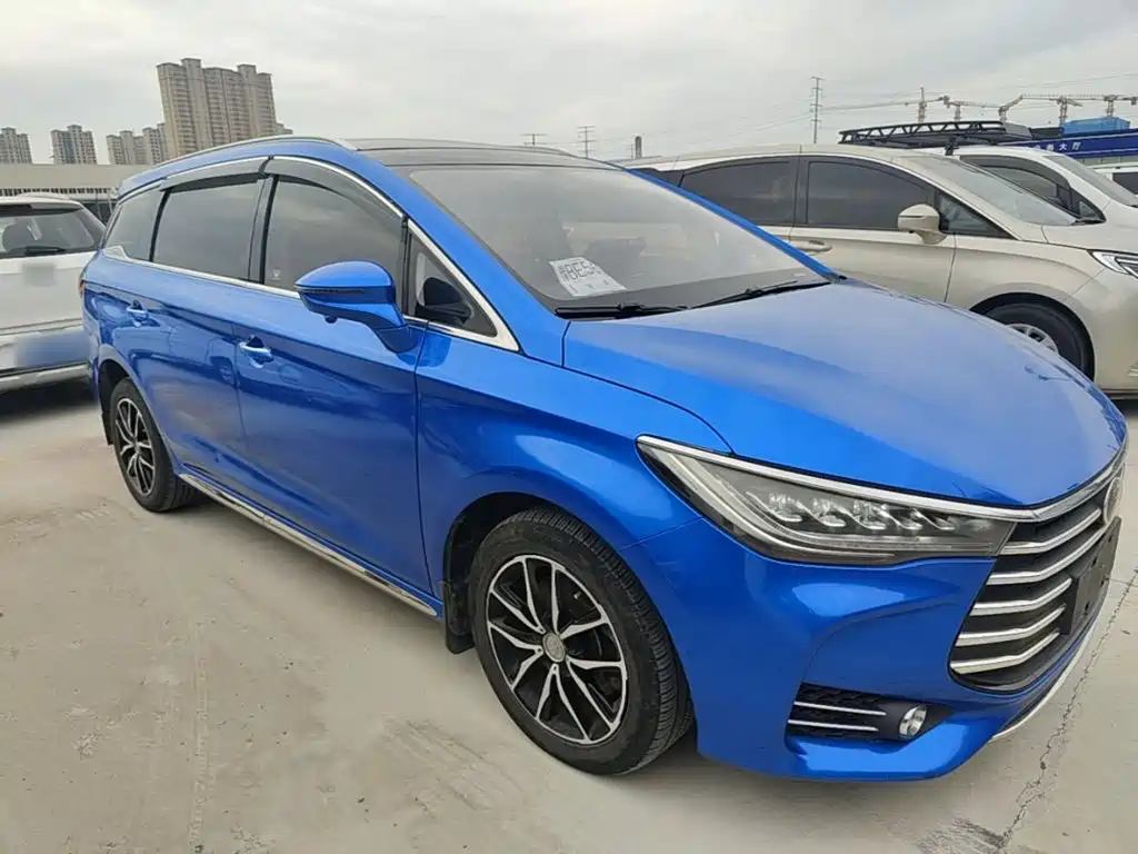 BYD MAX — миниатюра 4