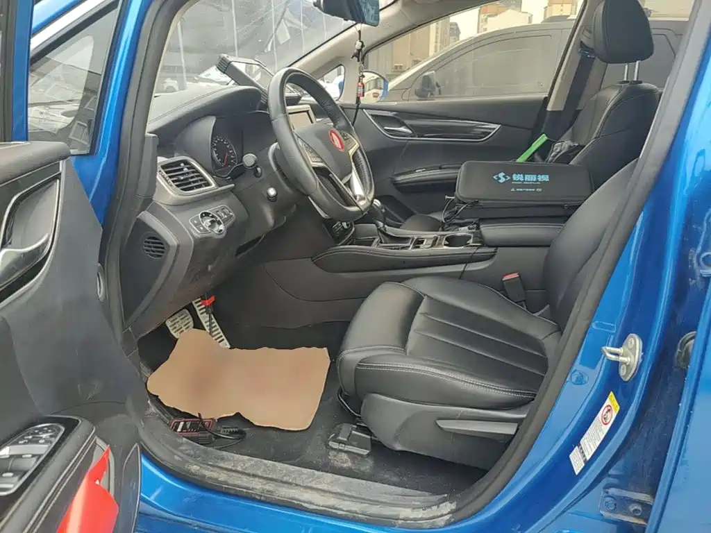 BYD MAX — миниатюра 15