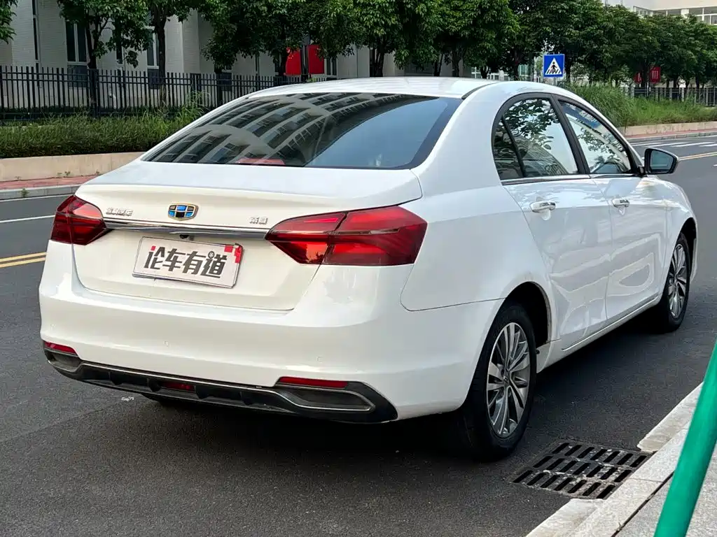 Geely Emgrand — миниатюра 2