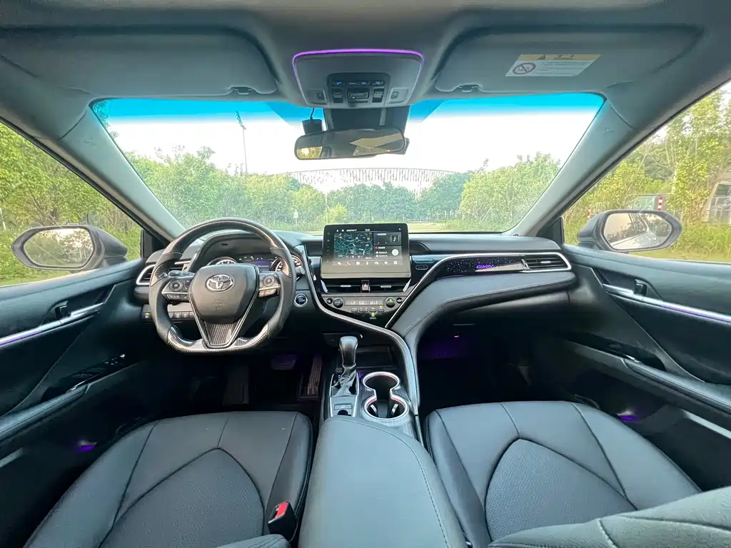 Toyota Camry — миниатюра 8
