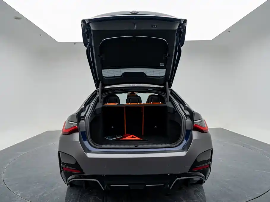 BMW i4 — миниатюра 26