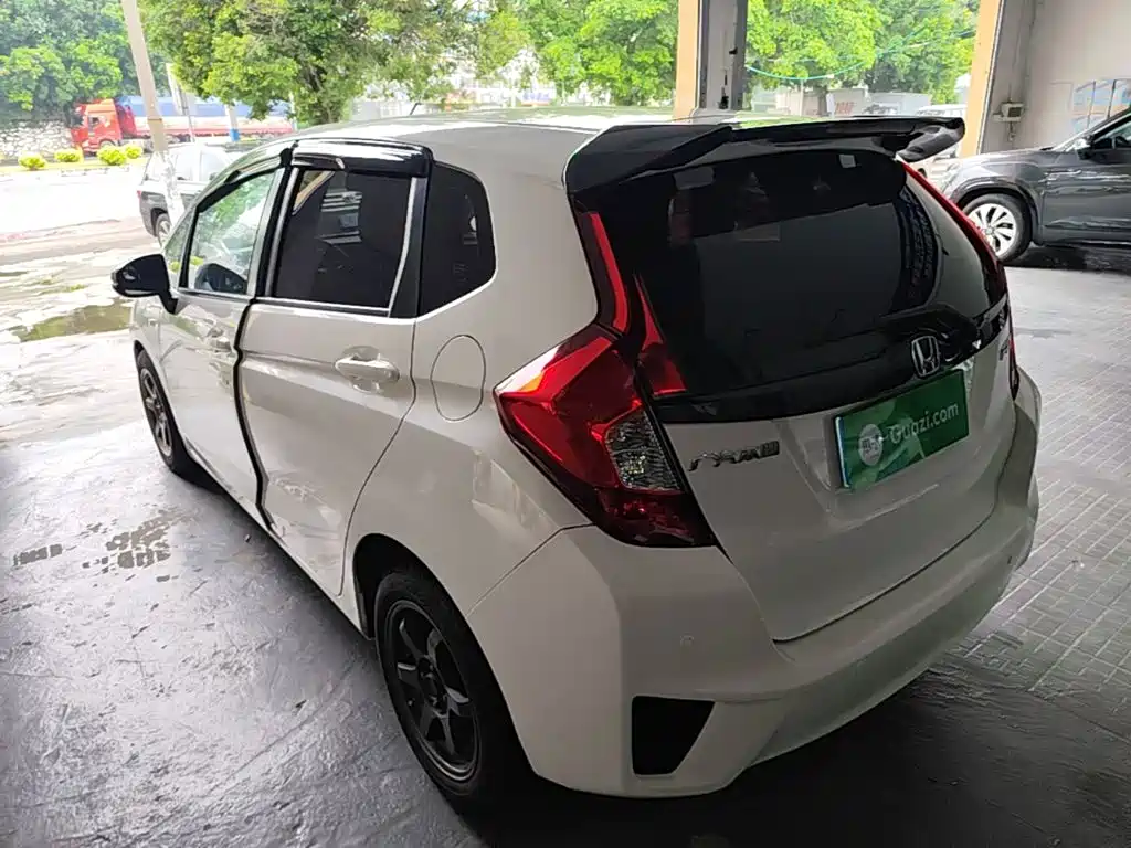 Honda Fit — миниатюра 5