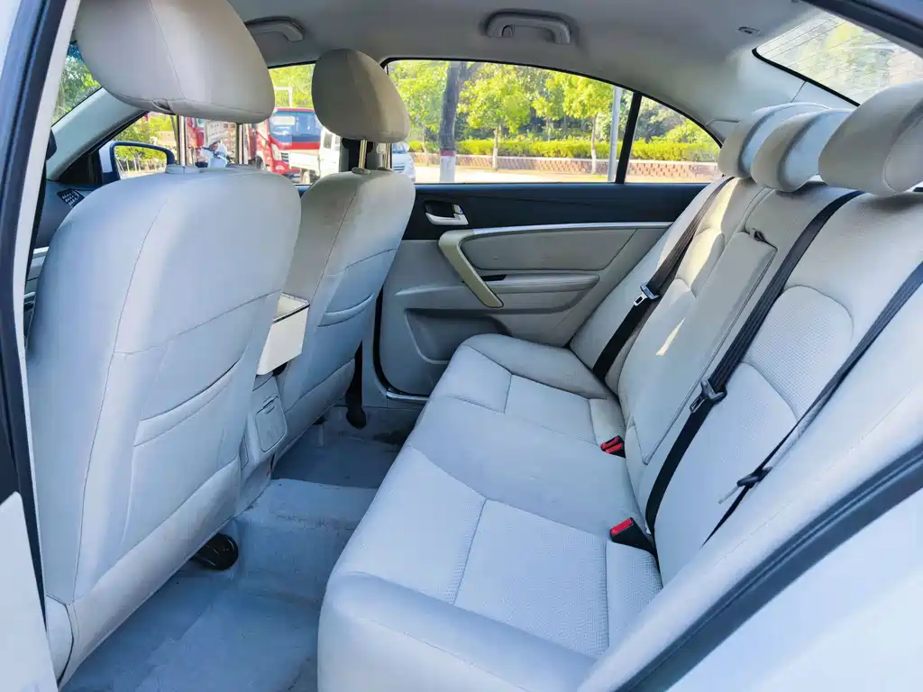 Geely Emgrand — миниатюра 6