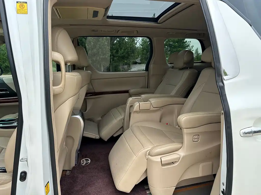 Toyota Alphard 2011 3.5L Luxury