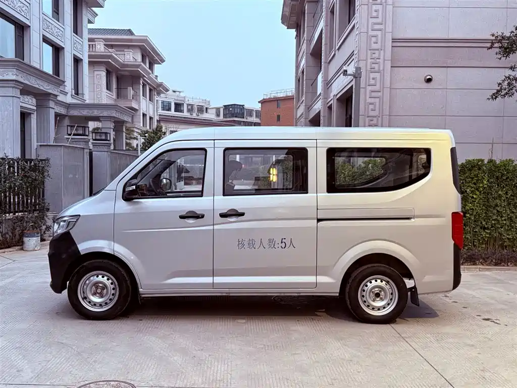 CHANGAN CROSS STAR V3