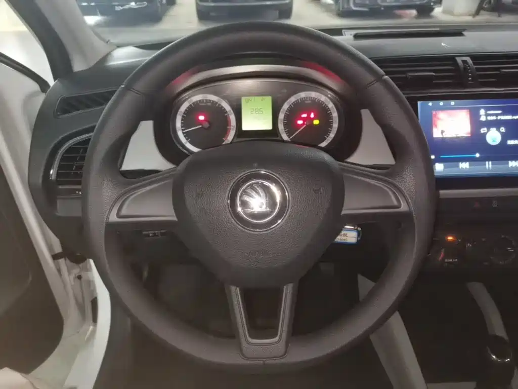 Skoda Fabia — миниатюра 11