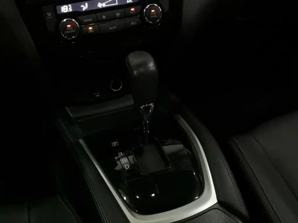 Nissan X-Trail — миниатюра 13