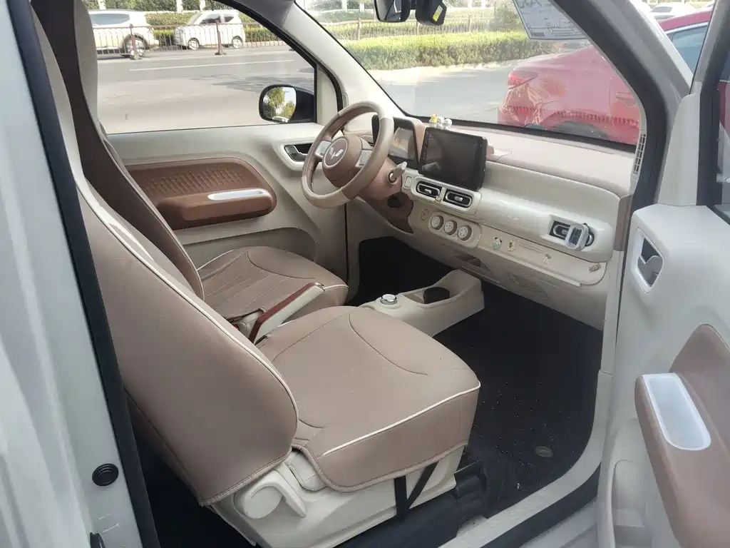 Wuling MINIEV — миниатюра 8