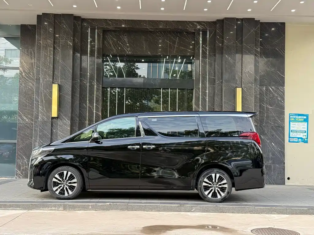 Toyota Alphard 2018 3.5L Luxury