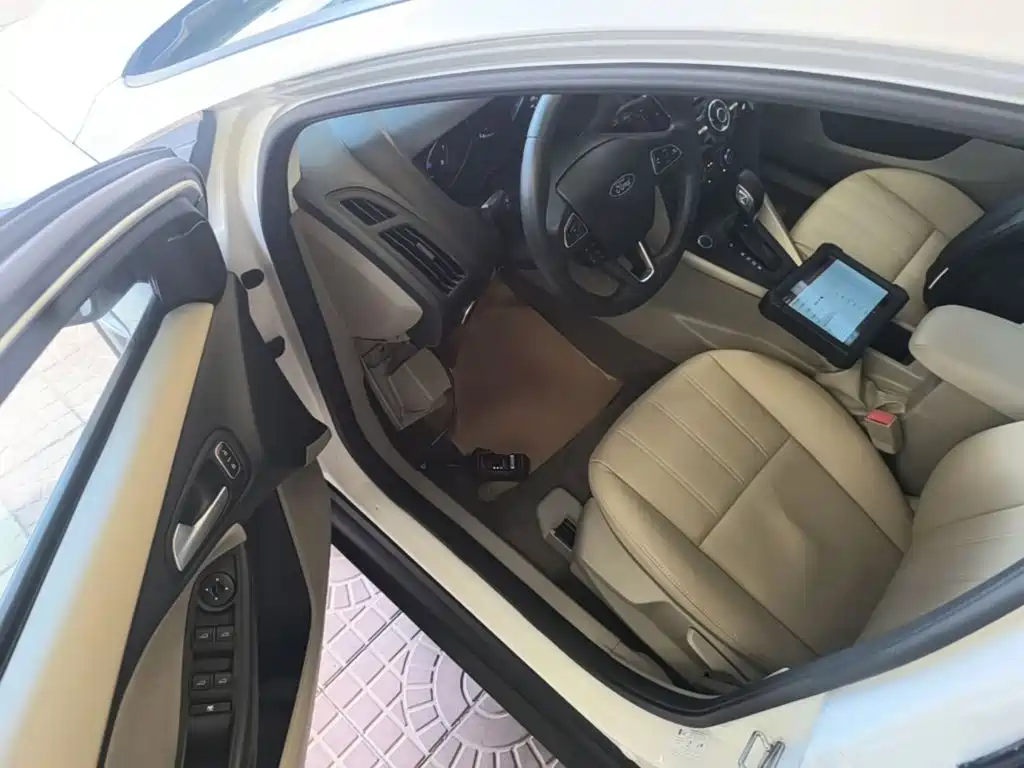 Ford Focus — миниатюра 16