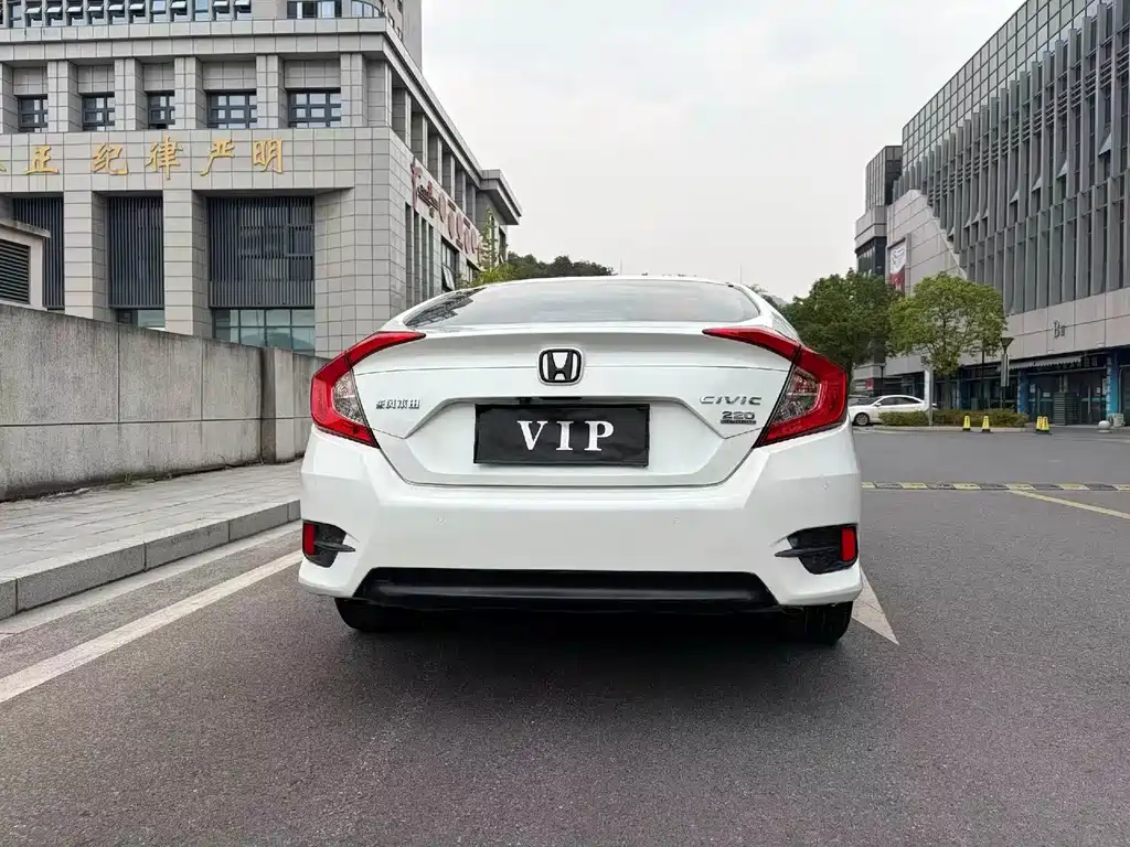 Honda Civic — миниатюра 5
