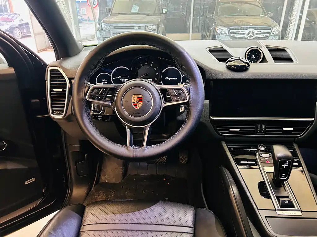 PORSCHE CAYENNE