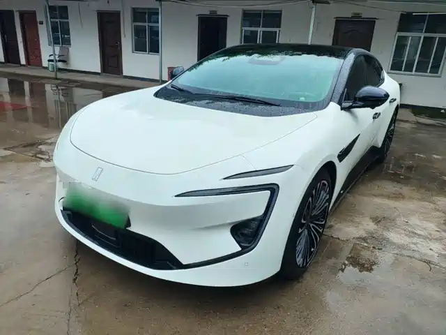 2025 Avatr 12