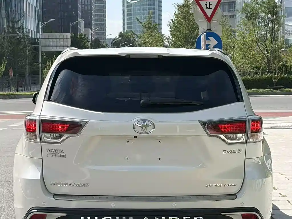 Toyota Highlander — миниатюра 19