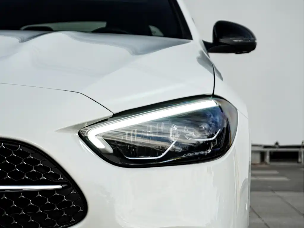 Mercedes-Benz C-Class — миниатюра 3