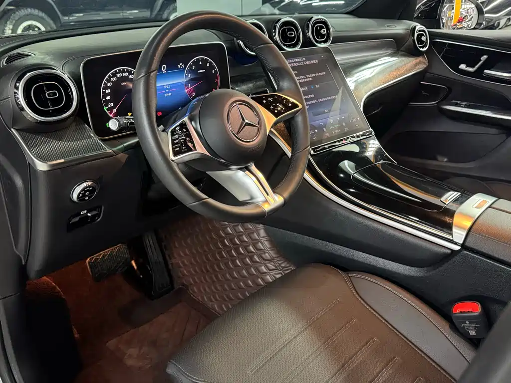 Mercedes-Benz GLC 2023 GLC 260 L 4MATIC 5 мест