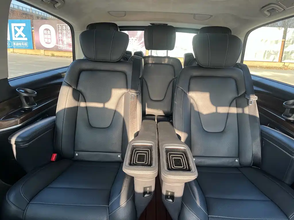 MERCEDES-BENZ V CLASS