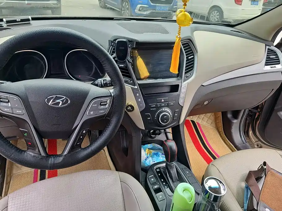 Hyundai Santa Fe — миниатюра 12
