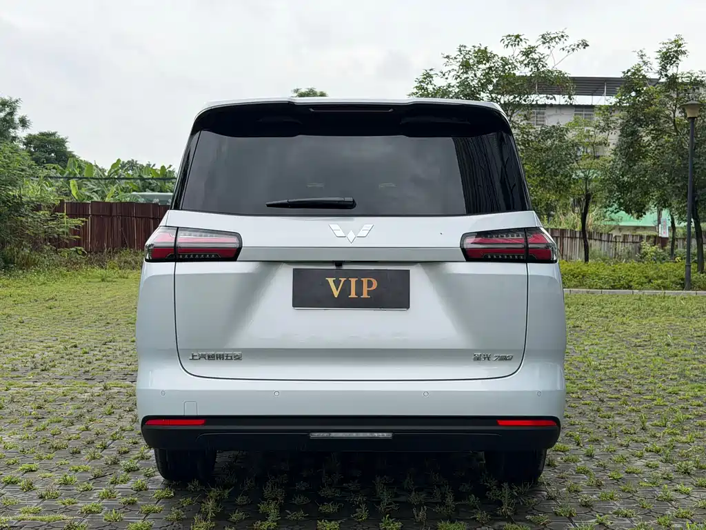 Wuling 730 2025 1.5T CVT Elite