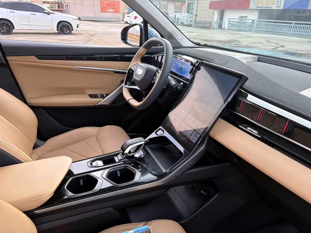 Geely Boyue L L 2023 1.5TD DCT Luxury