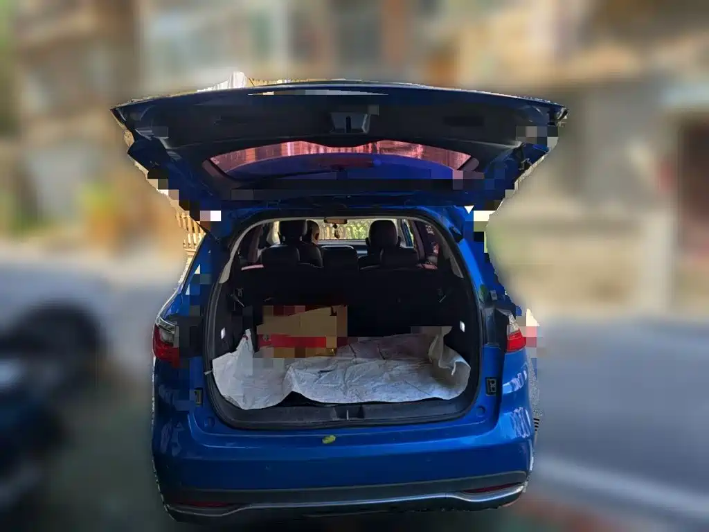 BYD MAX — миниатюра 10