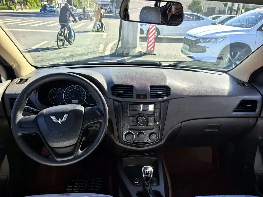 Wuling Hongguang — миниатюра 14