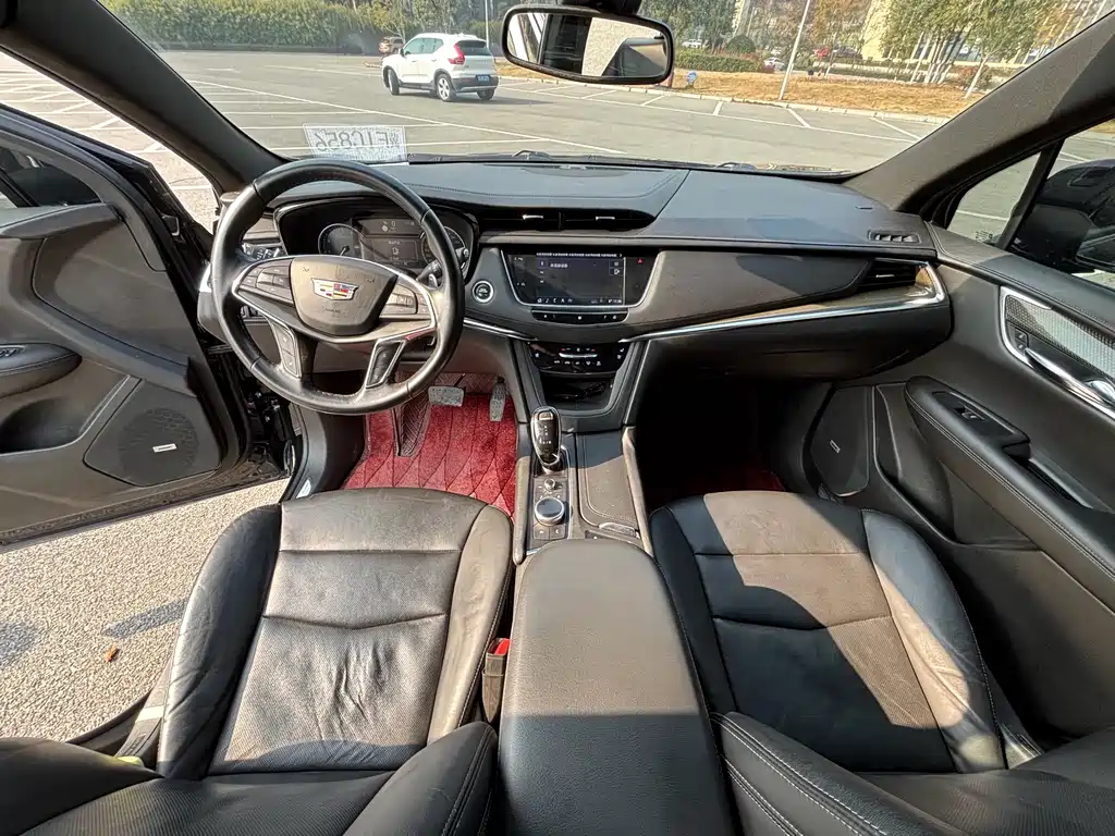 CADILLAC XT5