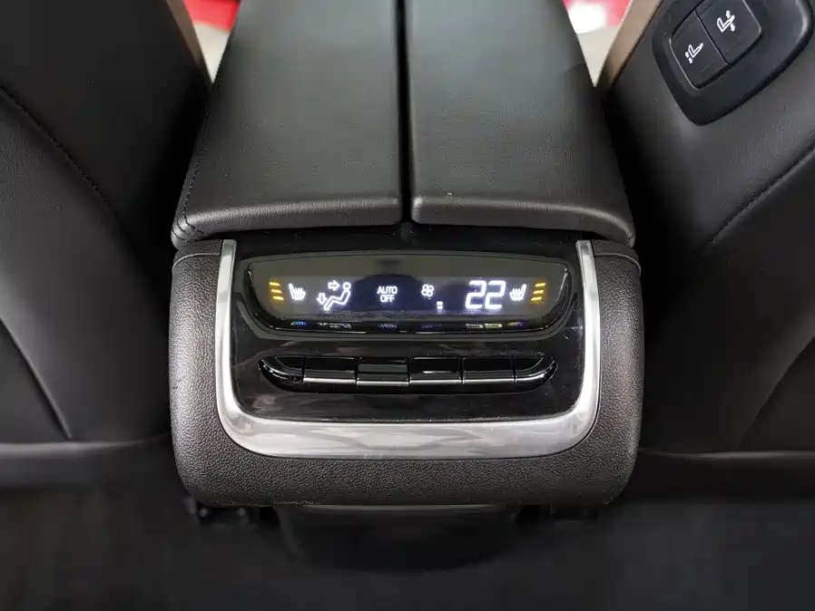 Buick Enclave — миниатюра 18