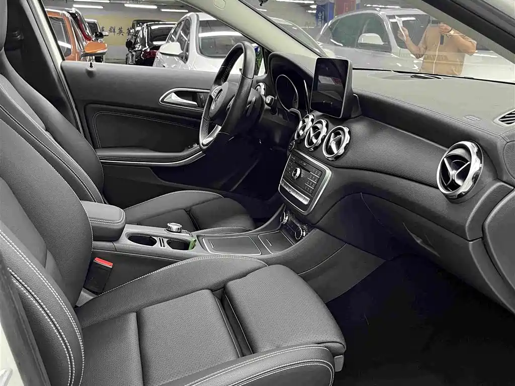 Mercedes-Benz GLA — миниатюра 9