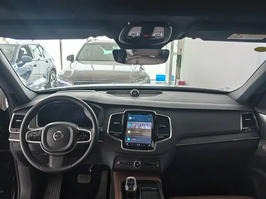 Volvo XC90 PHEV — миниатюра 8