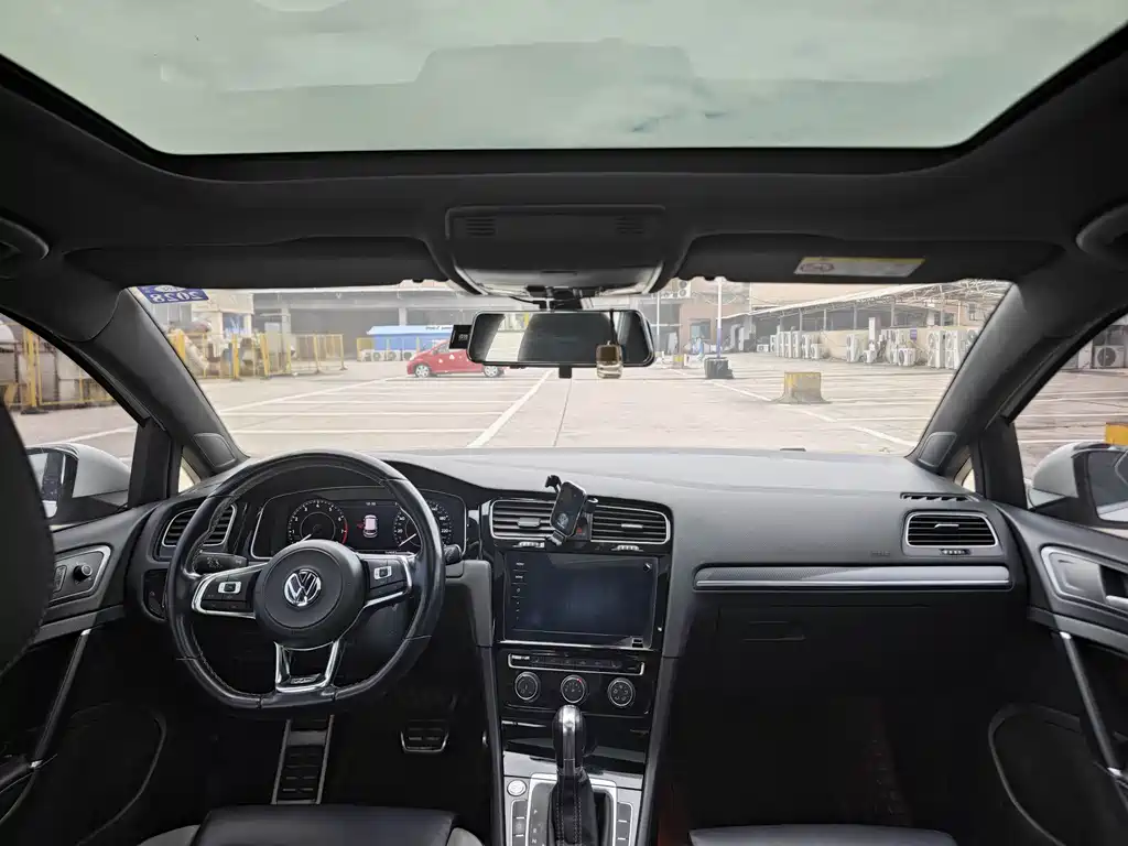 Volkswagen Golf — миниатюра 10