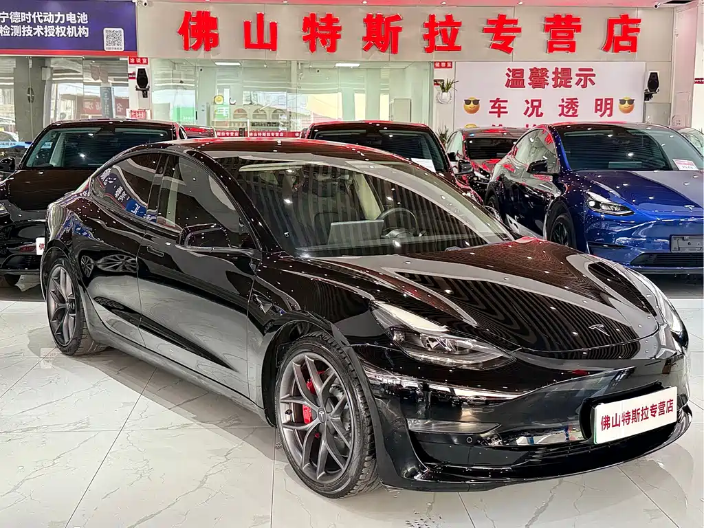 Tesla Model 3 — миниатюра 2