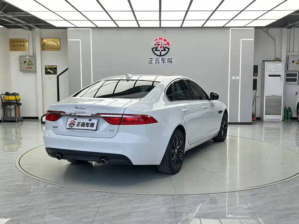 Jaguar XF — миниатюра 15