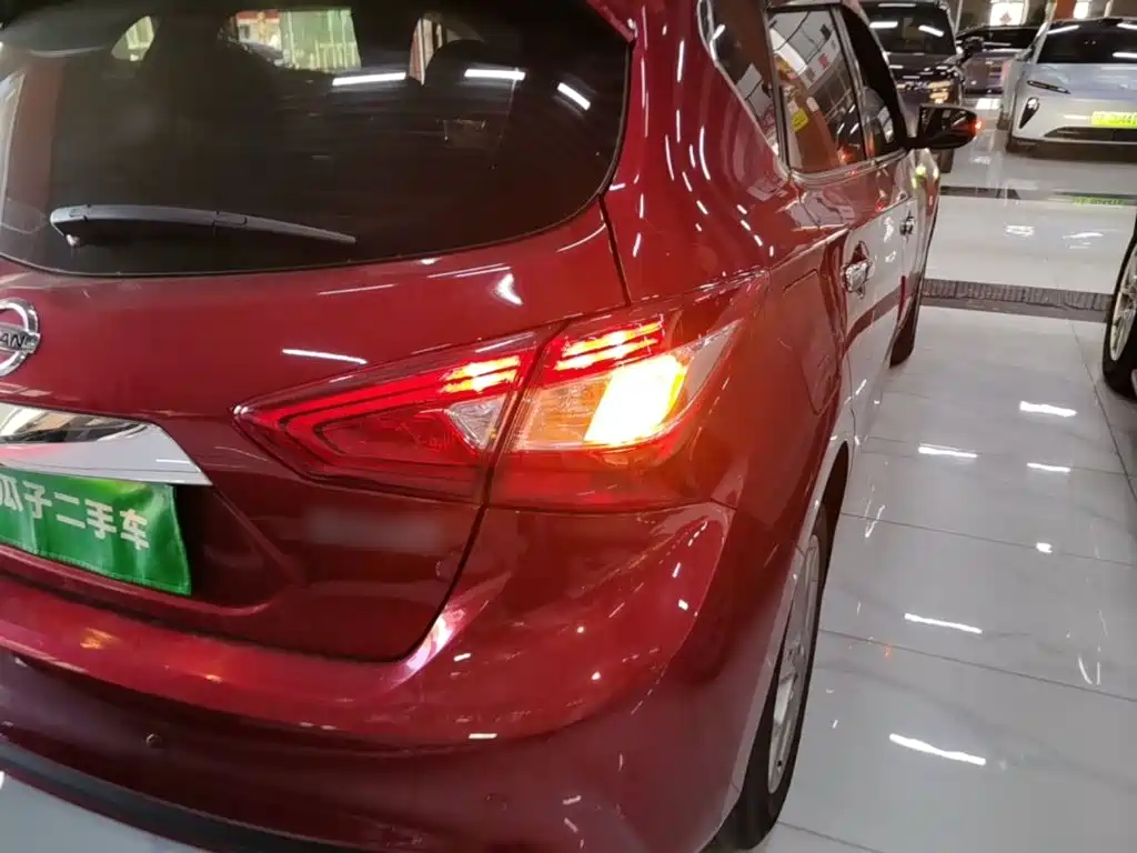 Nissan Tiida — миниатюра 8