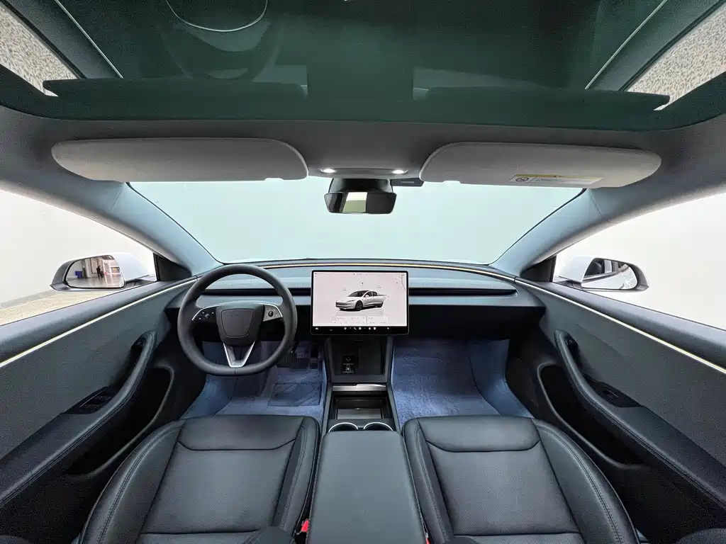 Tesla Model 3 — миниатюра 10