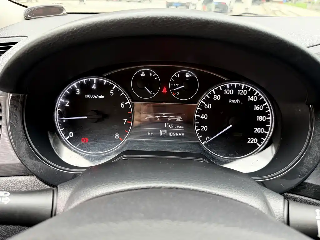 Nissan Tiida — миниатюра 12