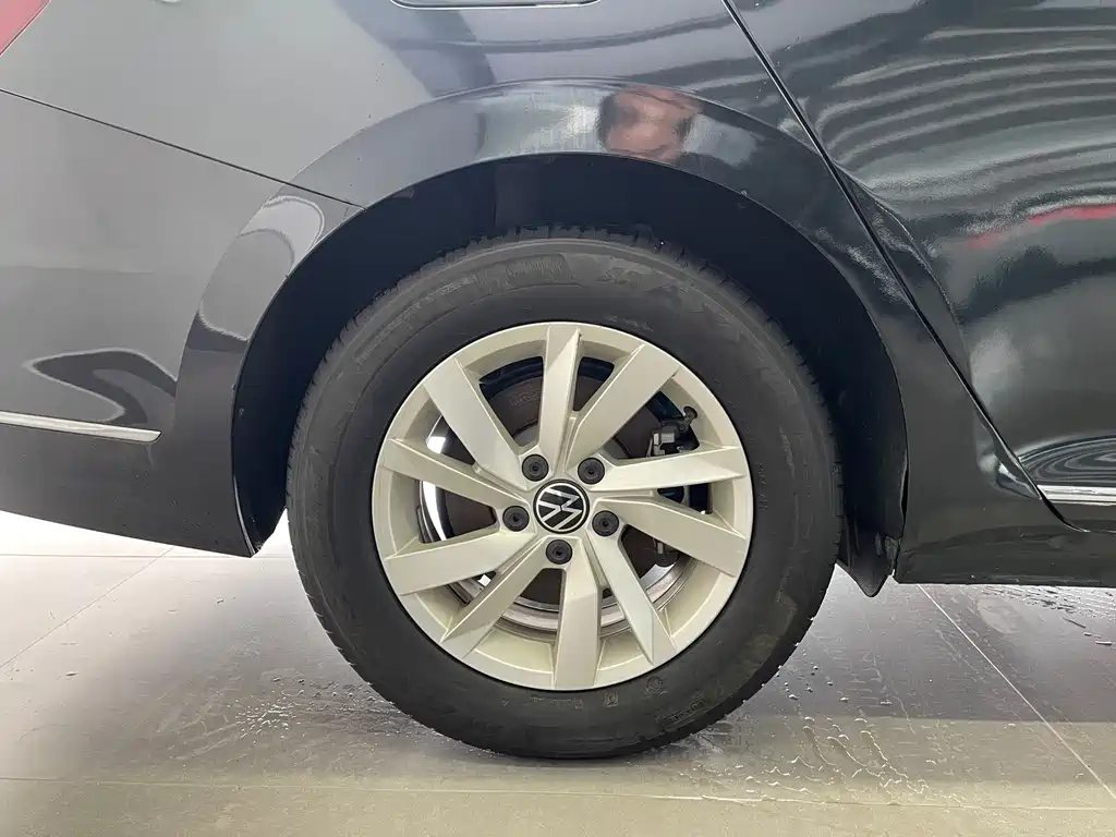 Volkswagen Passat — миниатюра 8