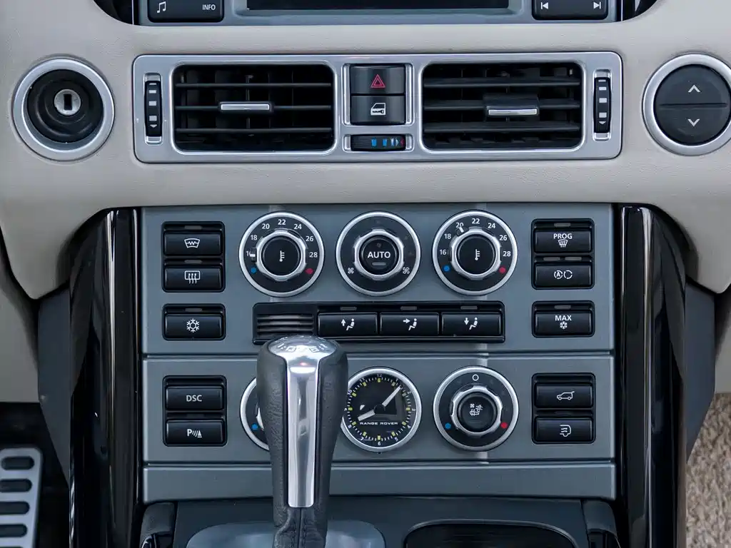 Land Rover Range Rover — миниатюра 14