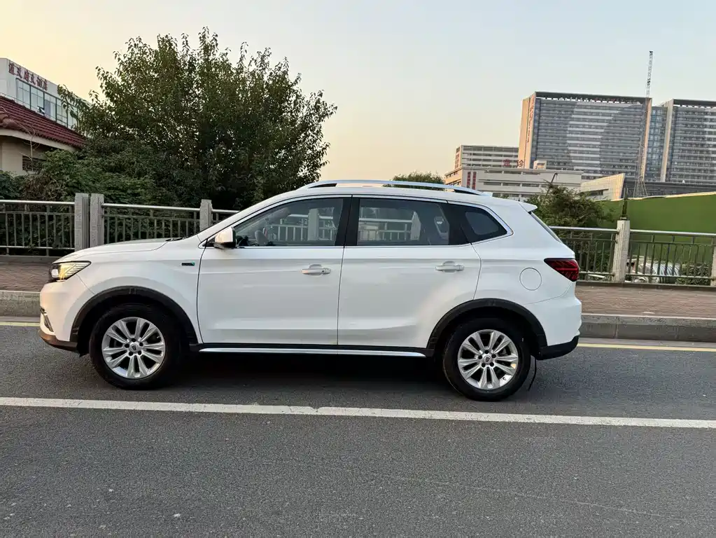 Roewe RX5 — миниатюра 5