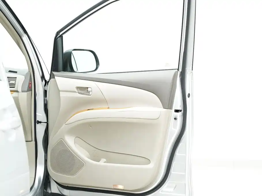 Toyota Previa — миниатюра 21