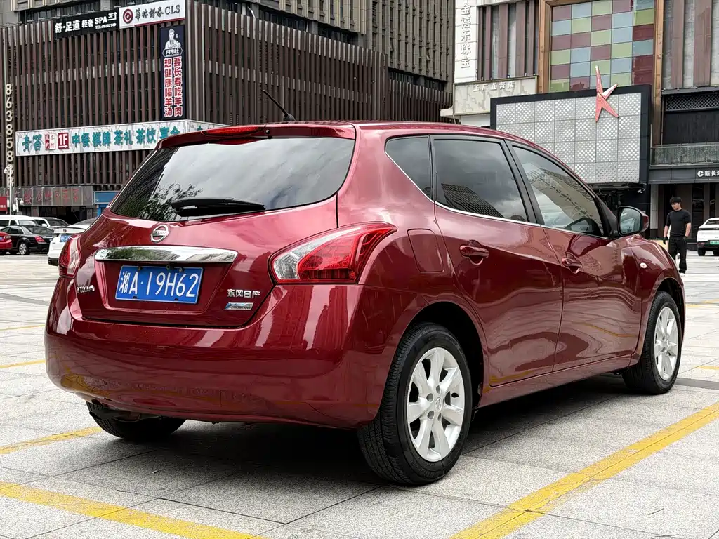 Nissan Tiida — миниатюра 4