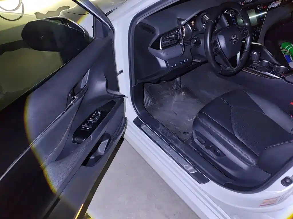 Toyota Camry — миниатюра 14