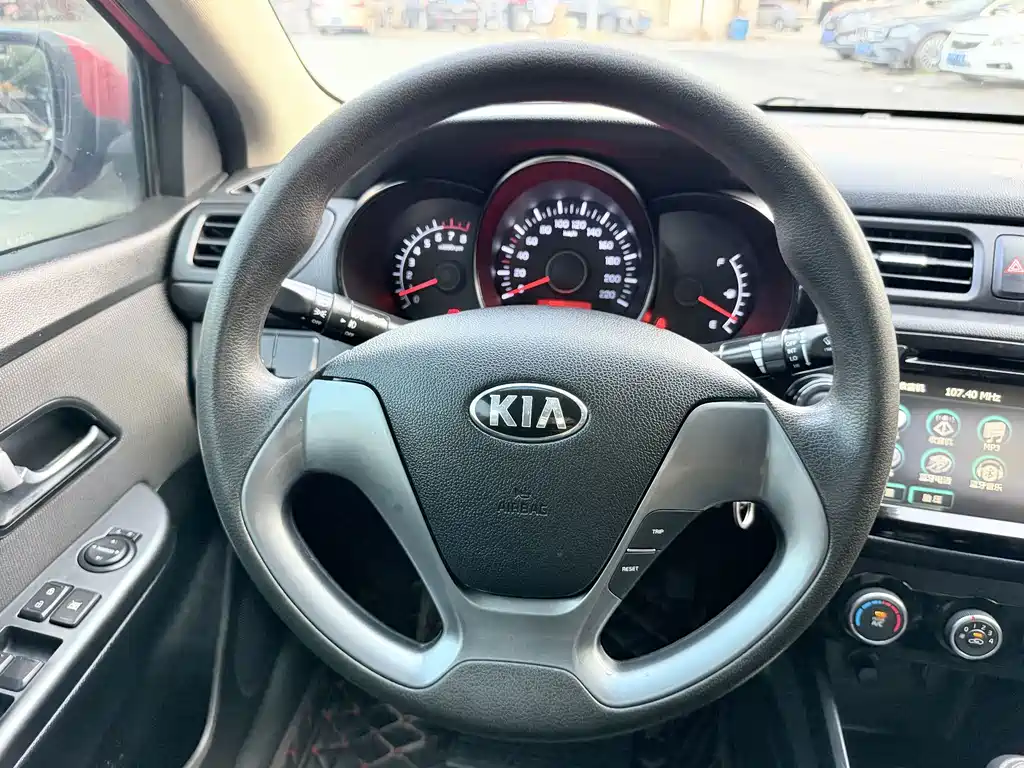 Kia K2 — миниатюра 9