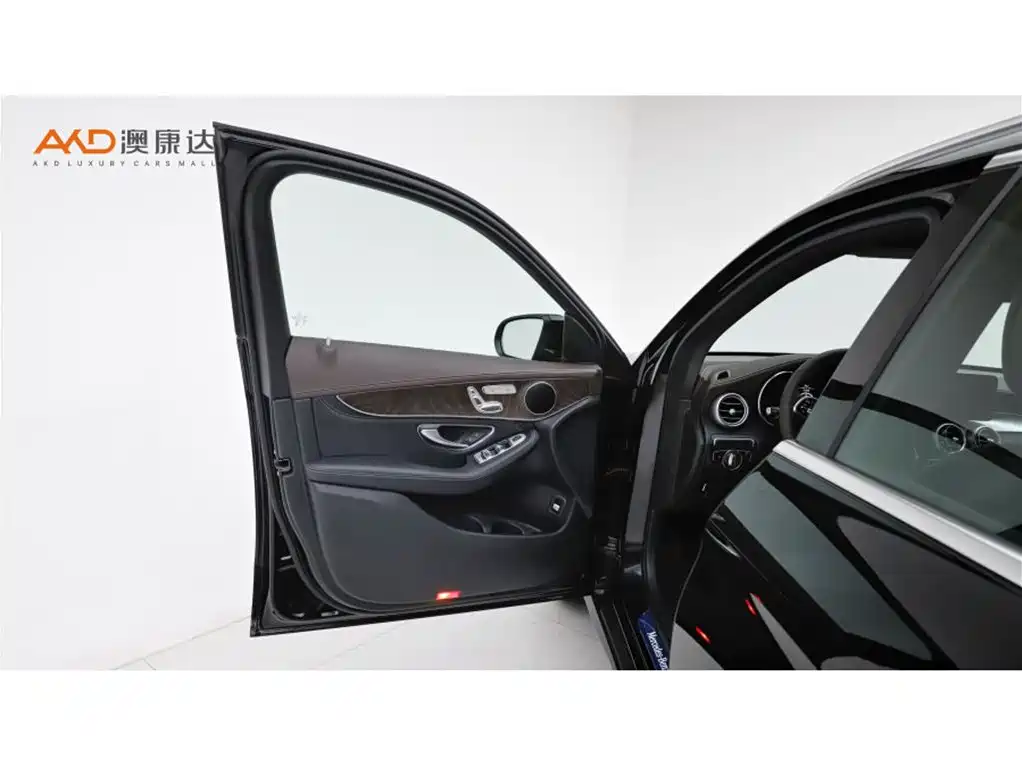 Mercedes-Benz GLC — миниатюра 10