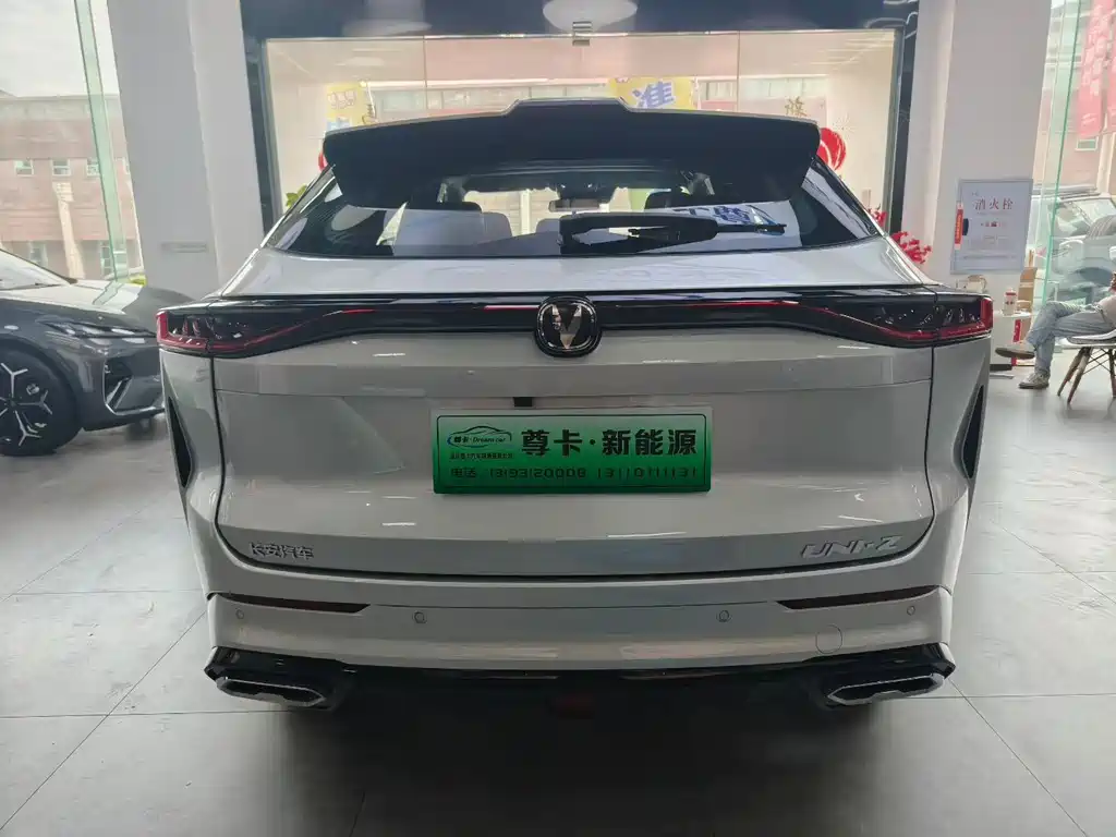 Changan UNI-Z New Energy — миниатюра 9