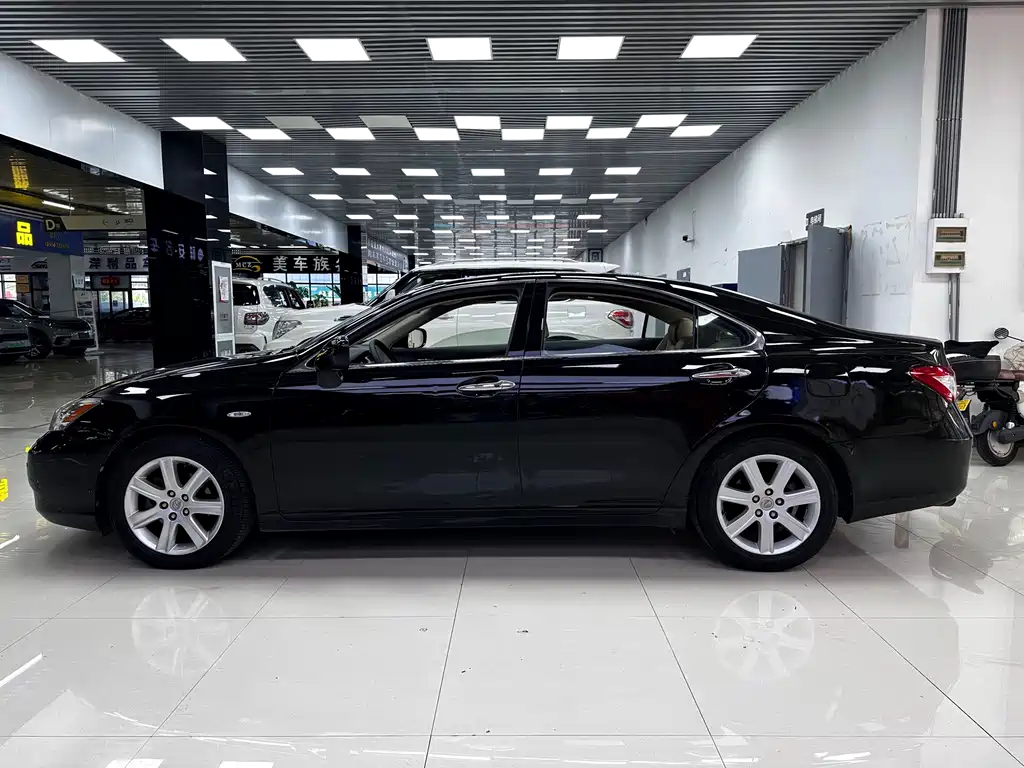 Lexus ES — миниатюра 4